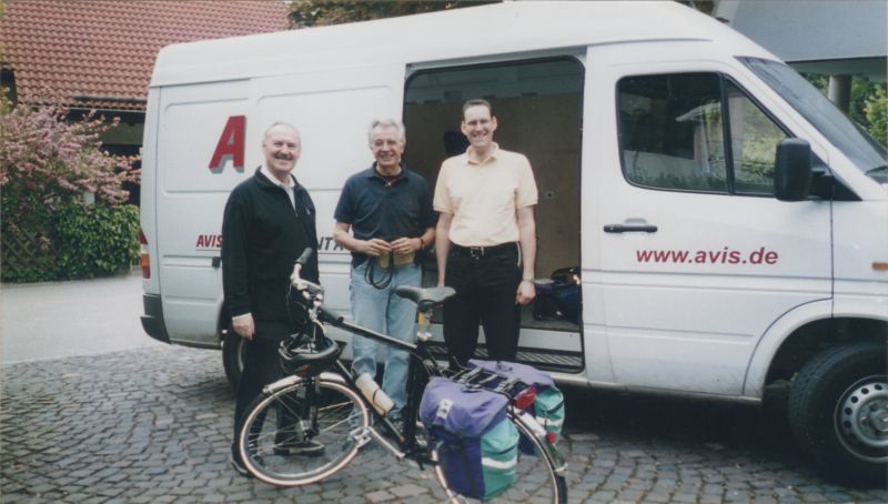 Rolf, Ludwig und Stefan vor Transporter