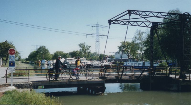 Rolf und Ludwig auf Brücke