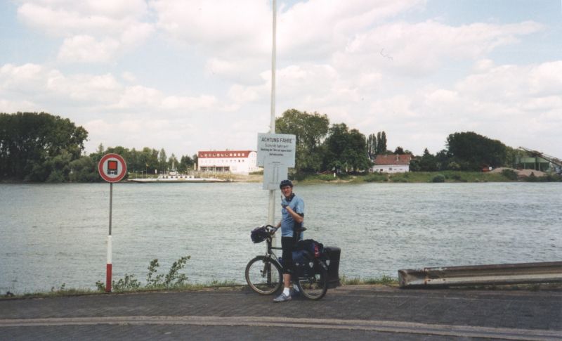 Stefan wartet auf Fähre Kornsand