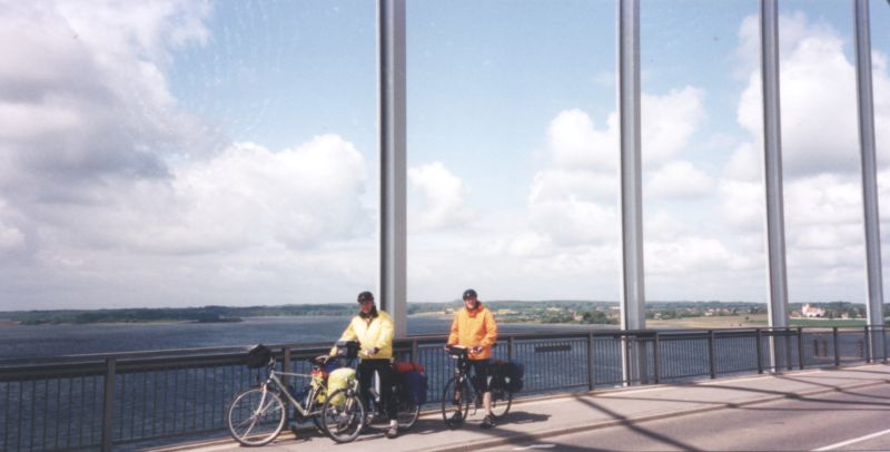 Ludwig und Stefan bei Brückenueberquerung