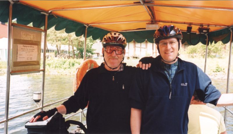 Rolf und Stefan auf Fähre Oder-Havel-Kanal