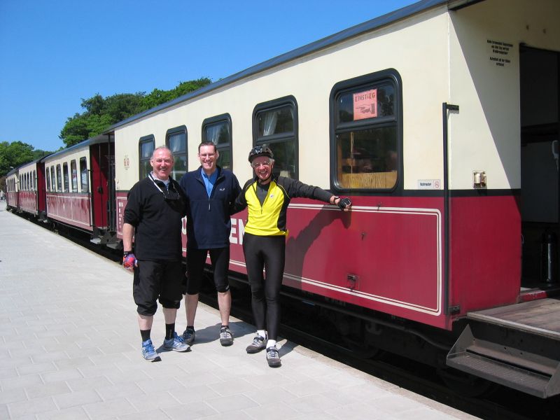 Drei Männer und der Molli-Zug