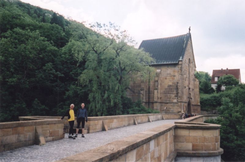Ludwig und Stefan vor der Liboriuskapelle Ludwig und Stefan vor der Liboriuskapelle